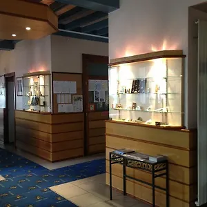 hotel-de-nevers-lourdes.midi-pyreneeshotels.com/
